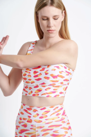 Sports bra with pink leopard print - Image 3